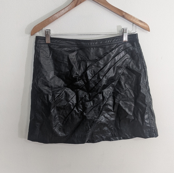 NEW Free People Fake Out Black Faux Leather Mini Skirt Size 12 - Picture 3 of 7